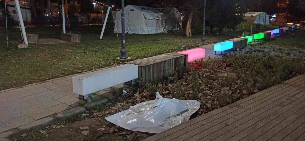 Düzce’de çadırları lodos vurdu