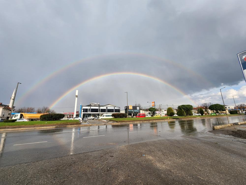 Düzce’de çifte gökkuşağı hayran bıraktı