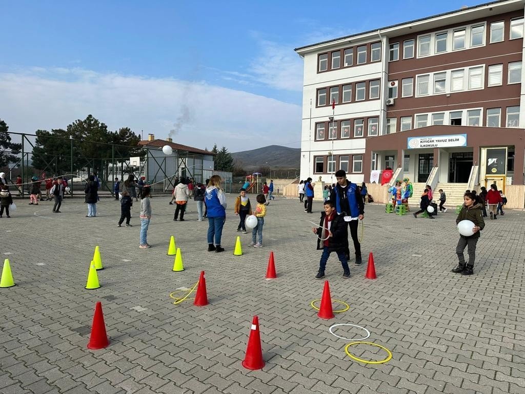 Eğlenerek öğreniyorlar