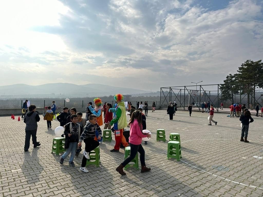 Eğlenerek öğreniyorlar