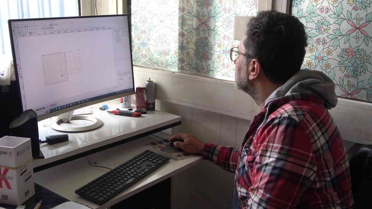 Mikro kredi desteğiyle ev hanımıyken iş kadını oldu: Ürettiği çantaları 22 ülkeye ihraç etti