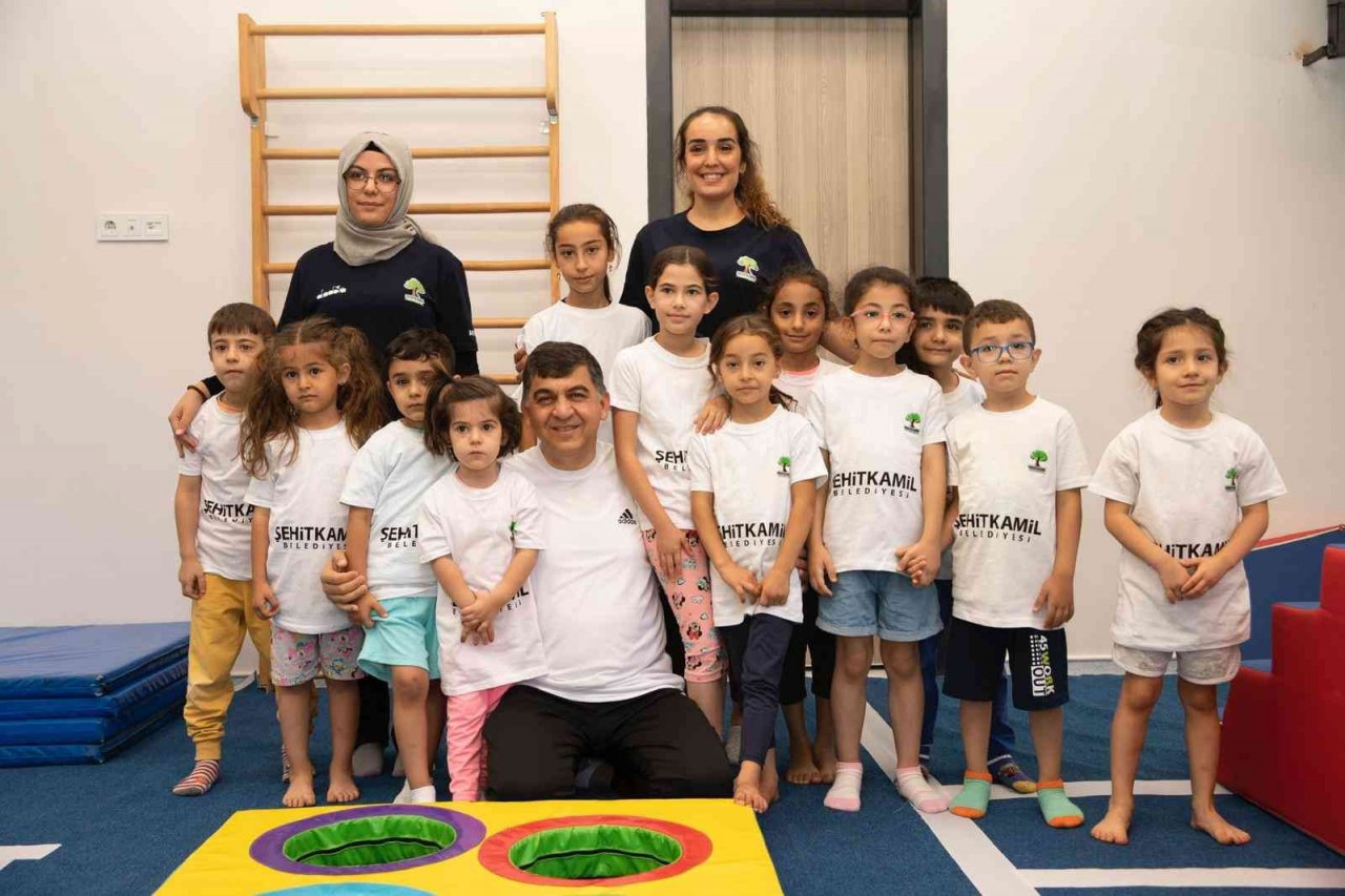 Hem spor yapıyor hem de çocuklarına örnek oluyorlar