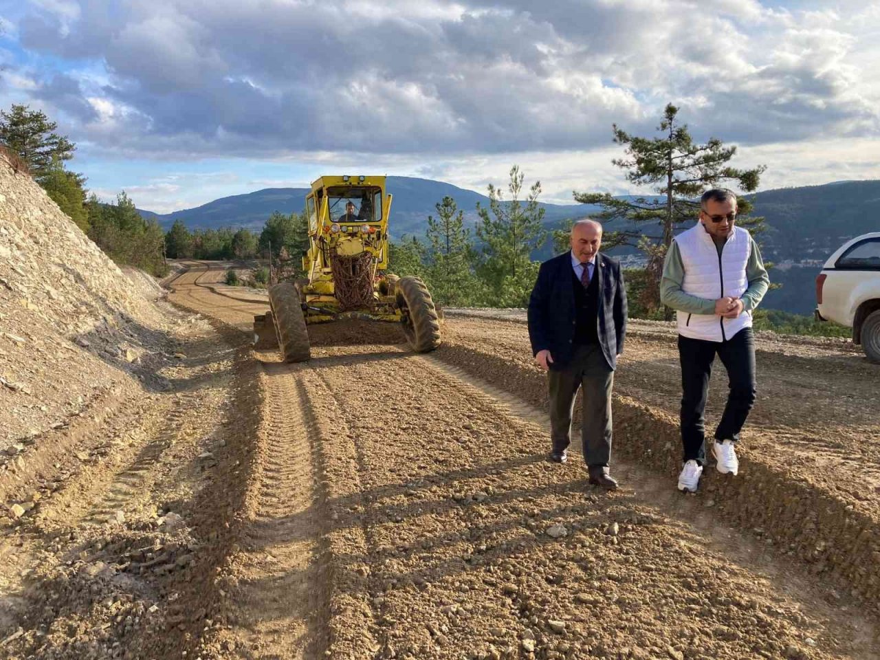 Başkan Sözen altyapı ve yol çalışmalarını inceledi