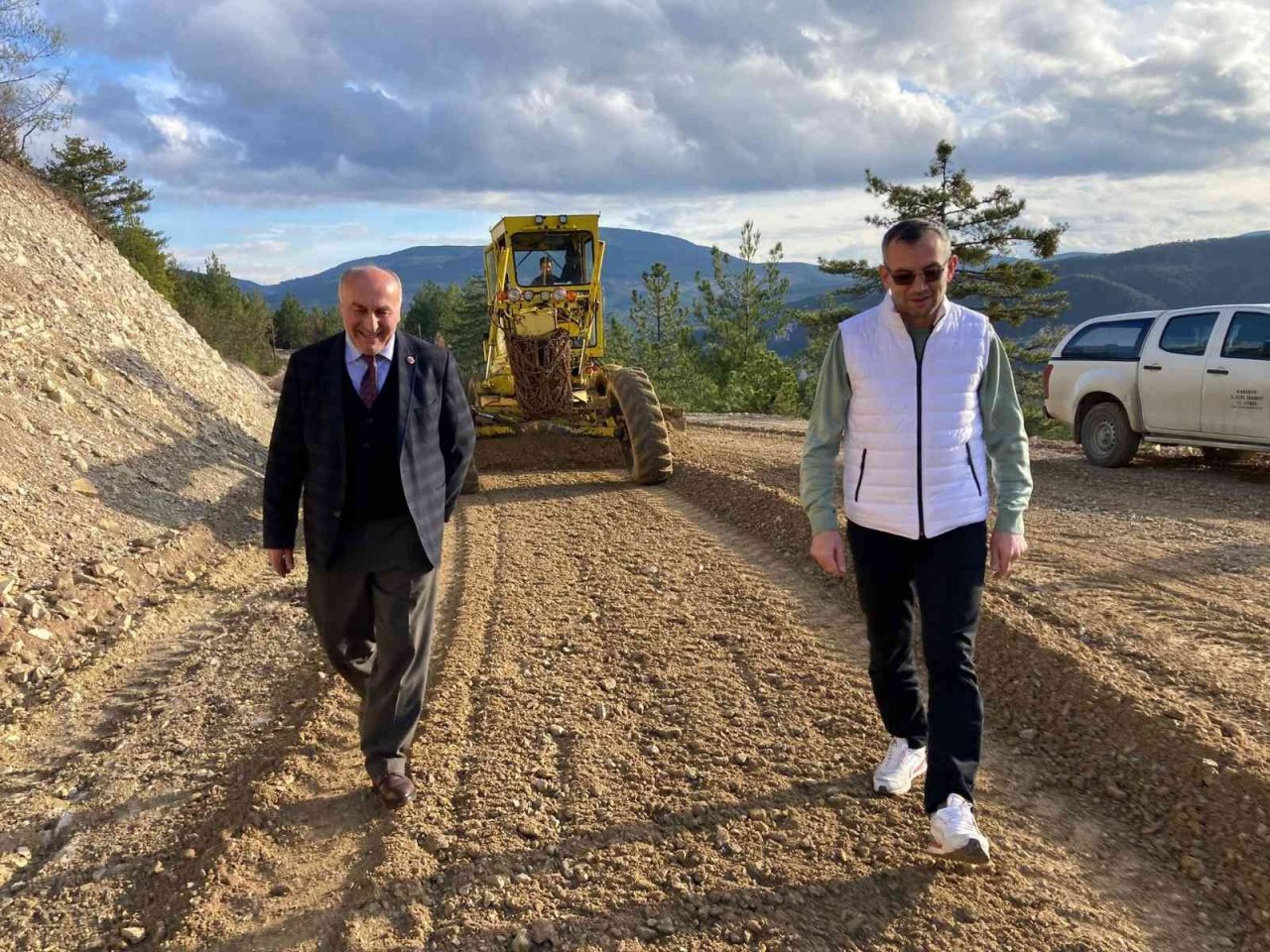 Başkan Sözen altyapı ve yol çalışmalarını inceledi