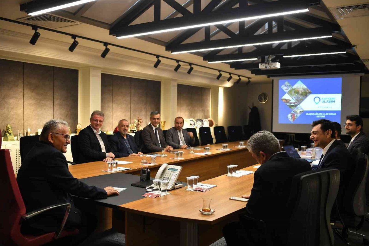 Başkan Büyükkılıç’a ‘ulaşım ağları ve aktarma sistemleri’ sunumu