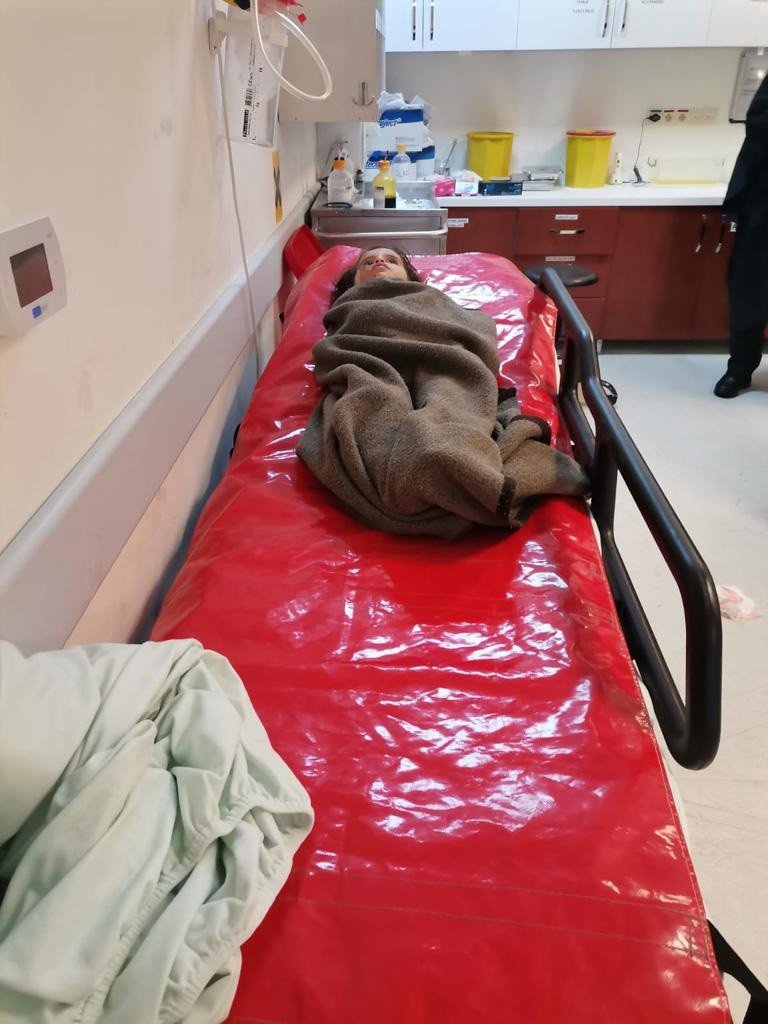 Suriyeli ailenin yaşadığı evi su bastı, 4 çocuk kurtarılarak hastanede tedavi altına alındı