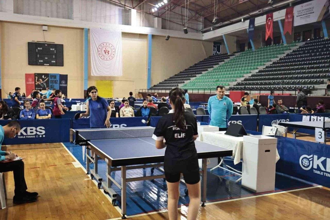 Denizli’de masa tenisi grup maçları bugün tamamlanıyor