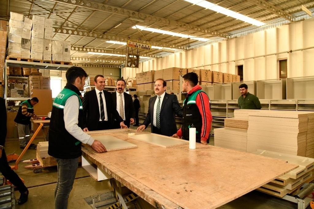 Vali Pehlivan OSB’de incelemelerde bulundu