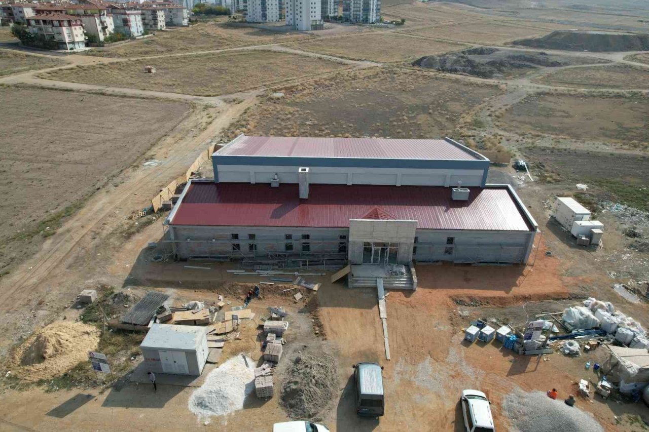 Sincan Belediyesi yüzme havuzlarında sona yaklaşıldı