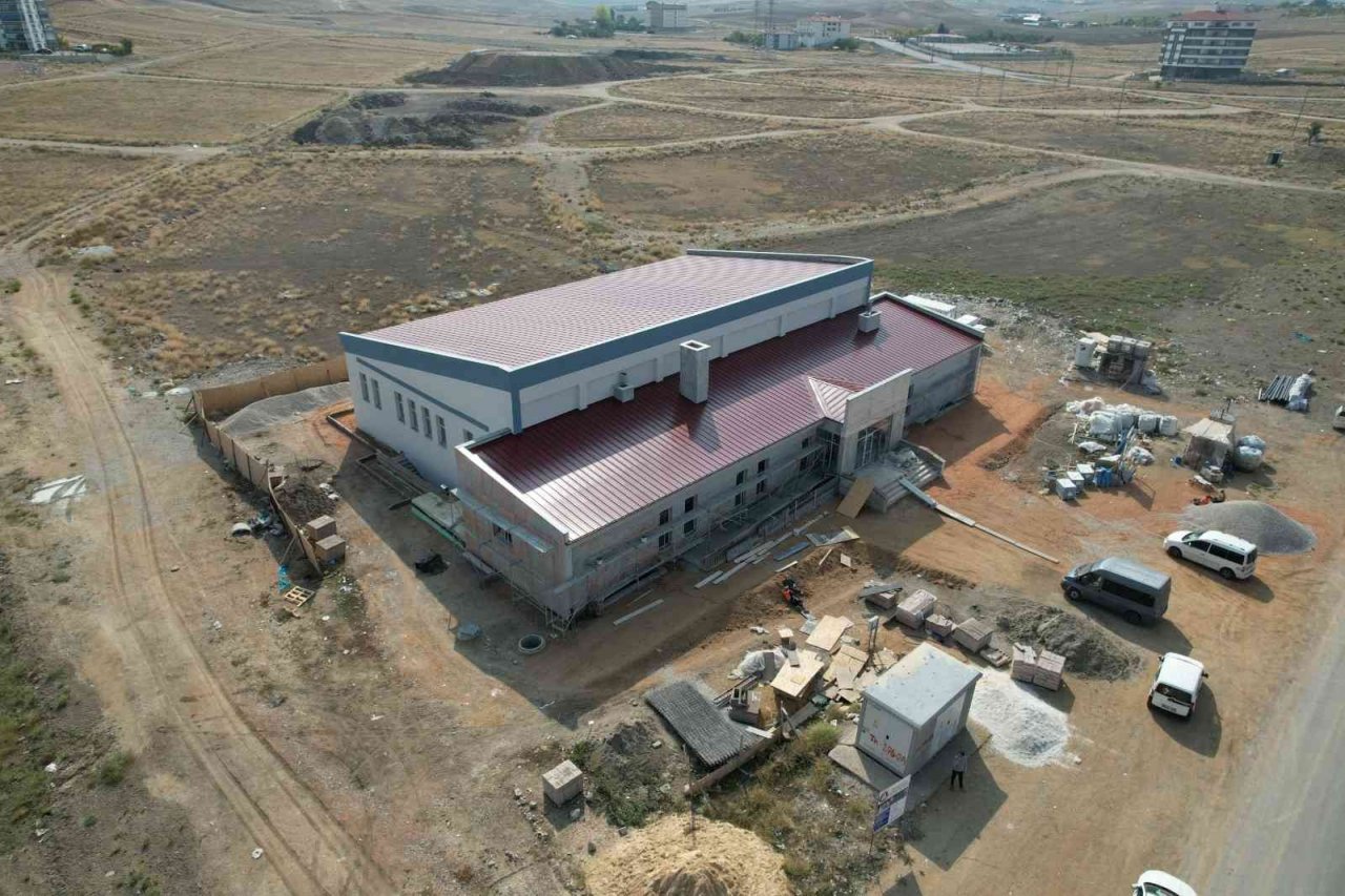 Sincan Belediyesi yüzme havuzlarında sona yaklaşıldı