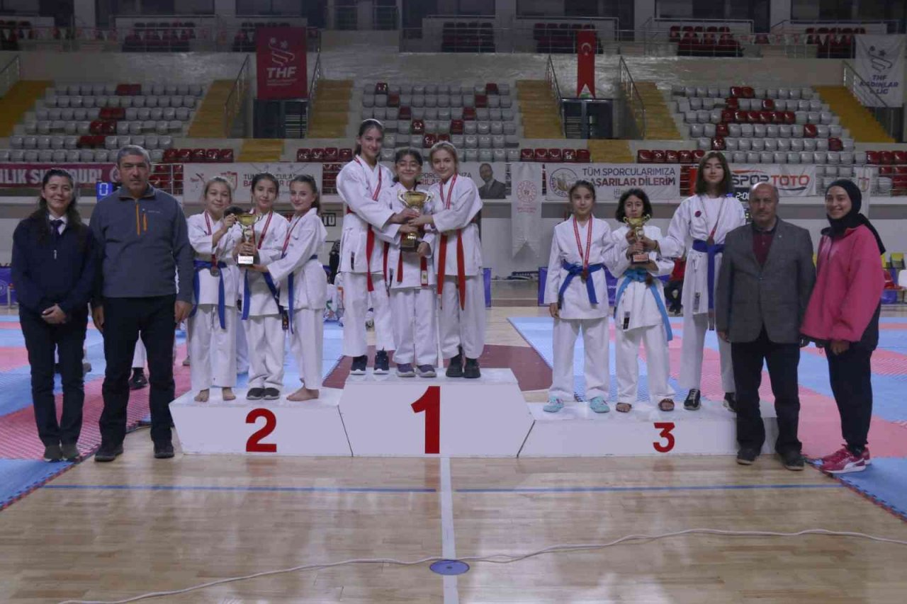 Sivas’ta karate coşkusu yaşandı