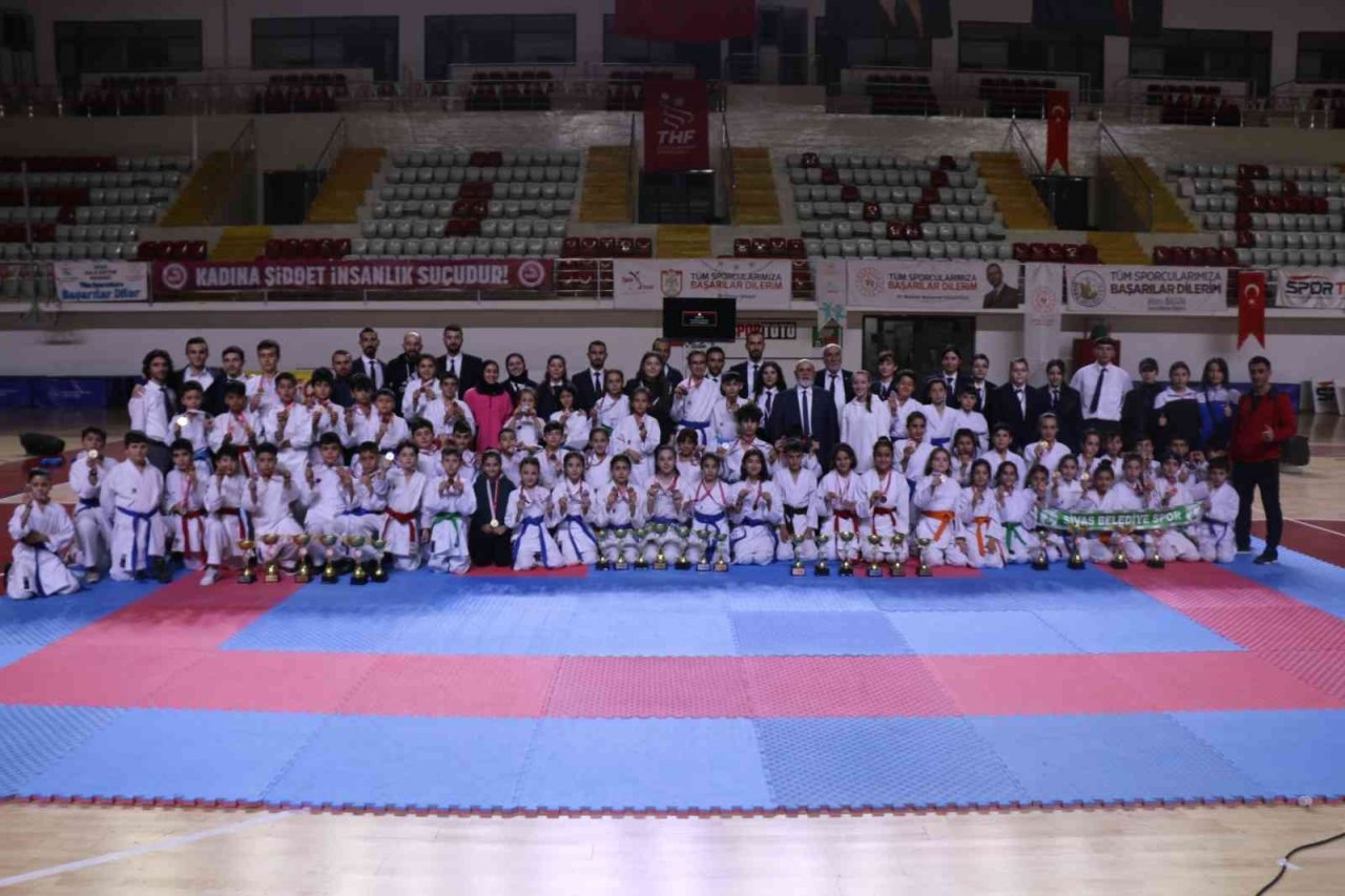Sivas’ta karate coşkusu yaşandı