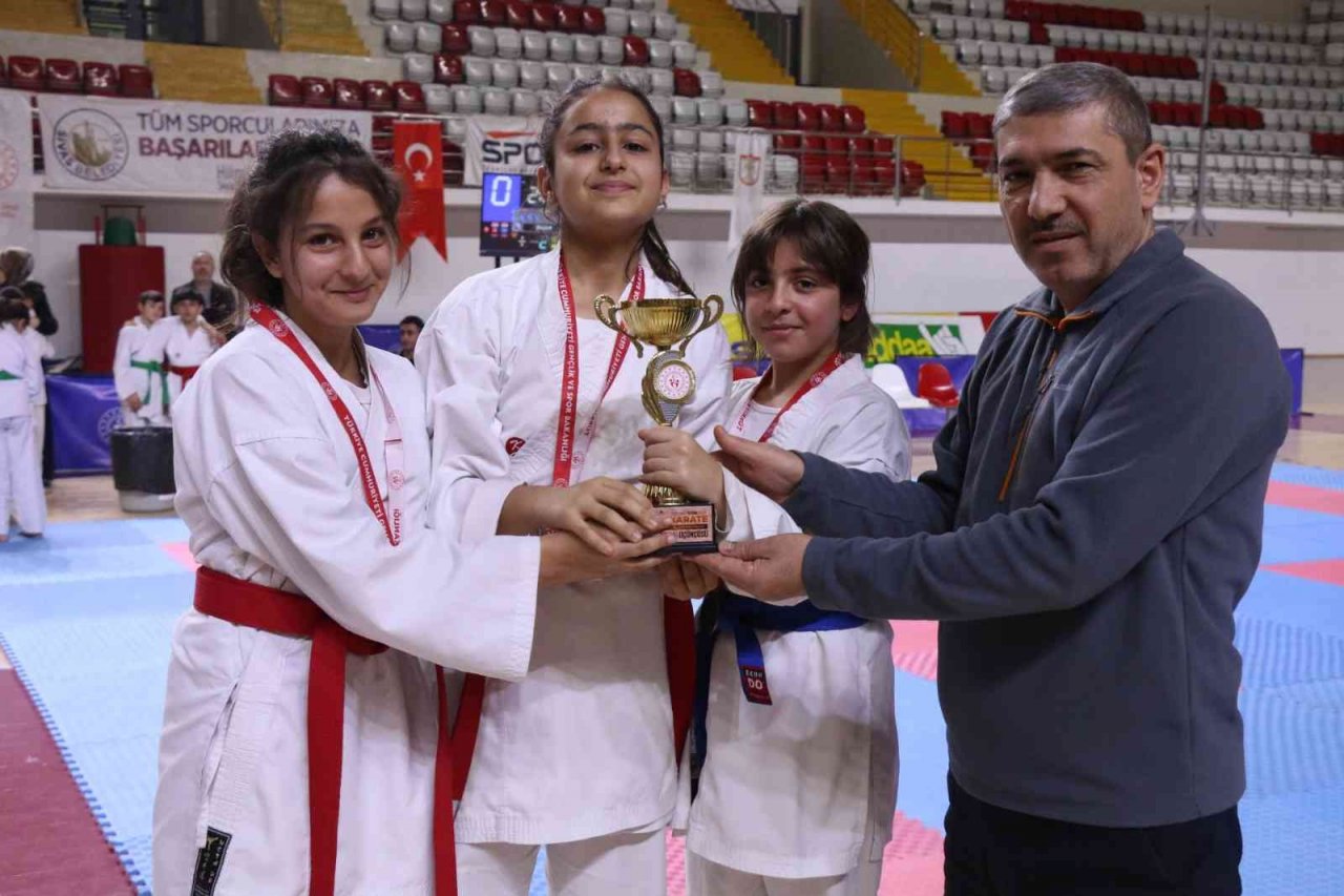 Sivas’ta karate coşkusu yaşandı