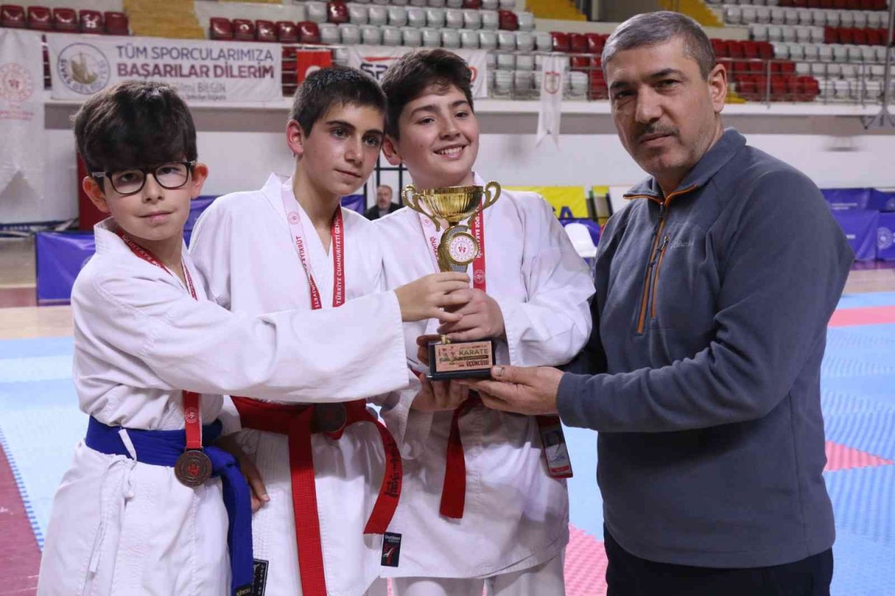 Sivas’ta karate coşkusu yaşandı