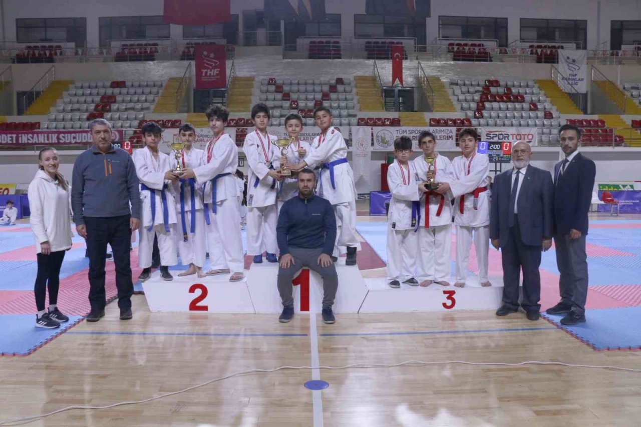 Sivas’ta karate coşkusu yaşandı