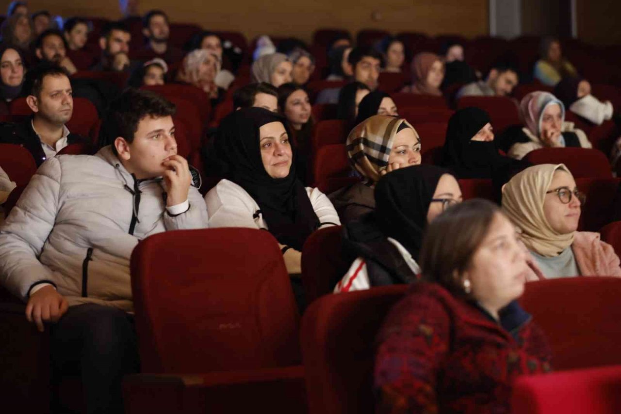 Sultangazi’de Aşık Veysel Müzikali