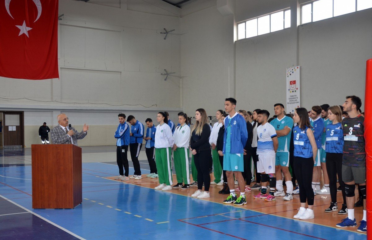 Türkiye Üniversiteler Arası Voleybol Turnuvası başladı