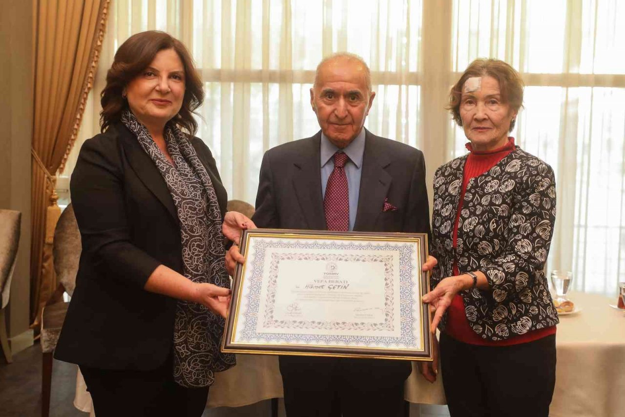 TÜSİAV’dan Hikmet Çetin’e Vefa Beratı