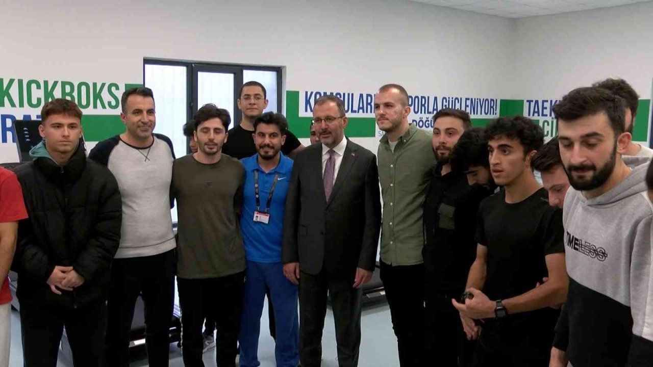 Bakan Kasapoğlu: “Türkiye, Cumhur İttifakı’ndan yana olan tavrını sandıkları patlatarak en güzel şekilde tüm dünyaya haykıracak”