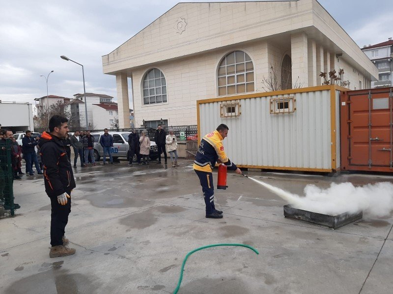 112 Acil Sağlık hizmetleri çalışanlarına eğitimler verildi