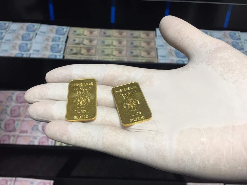 Adana’da sahte para operasyonunda külçe altın ele geçirildi