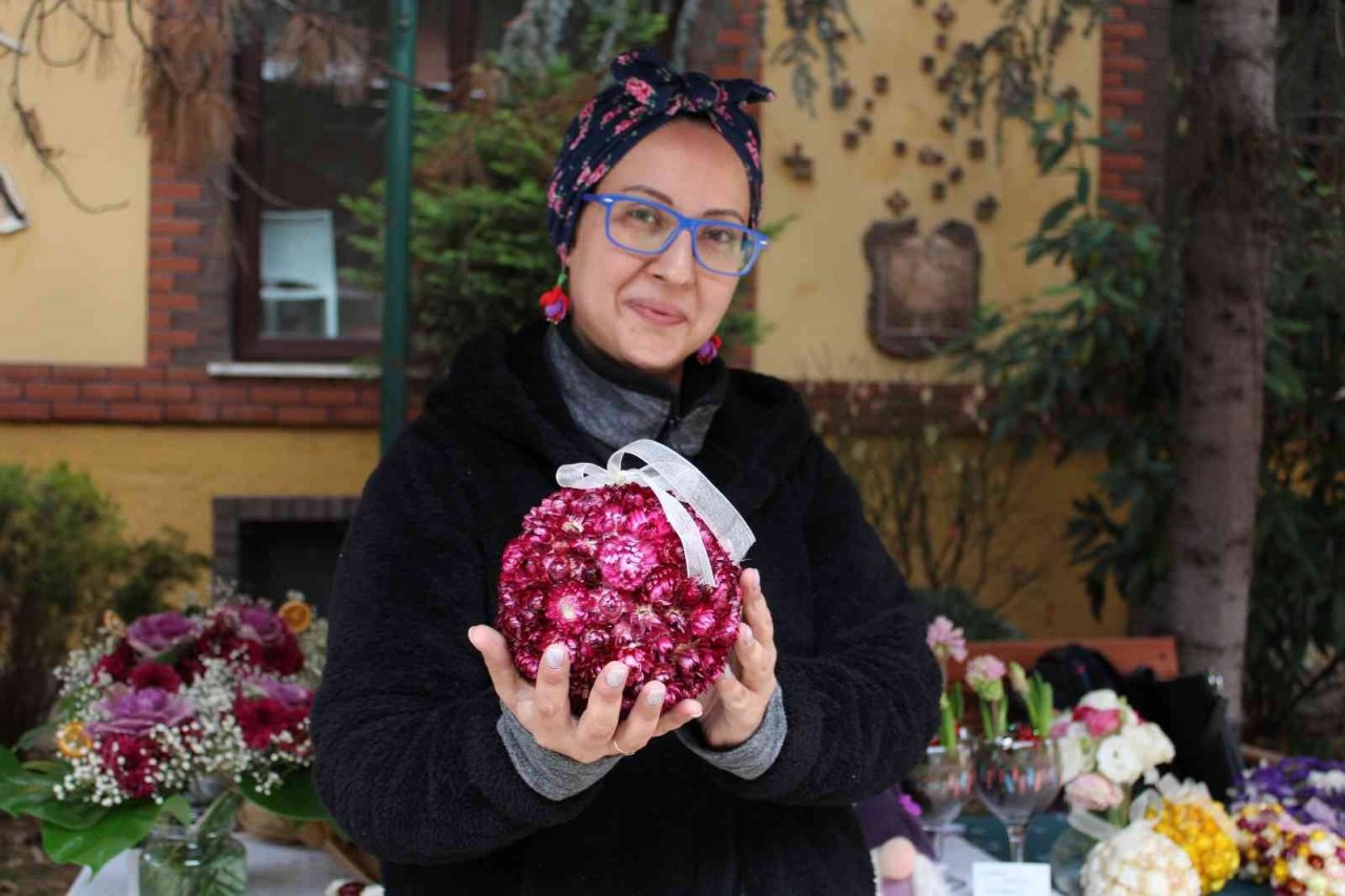 Tasarımlarıyla kentin kültür ve sanatına katkı sağlıyorlar