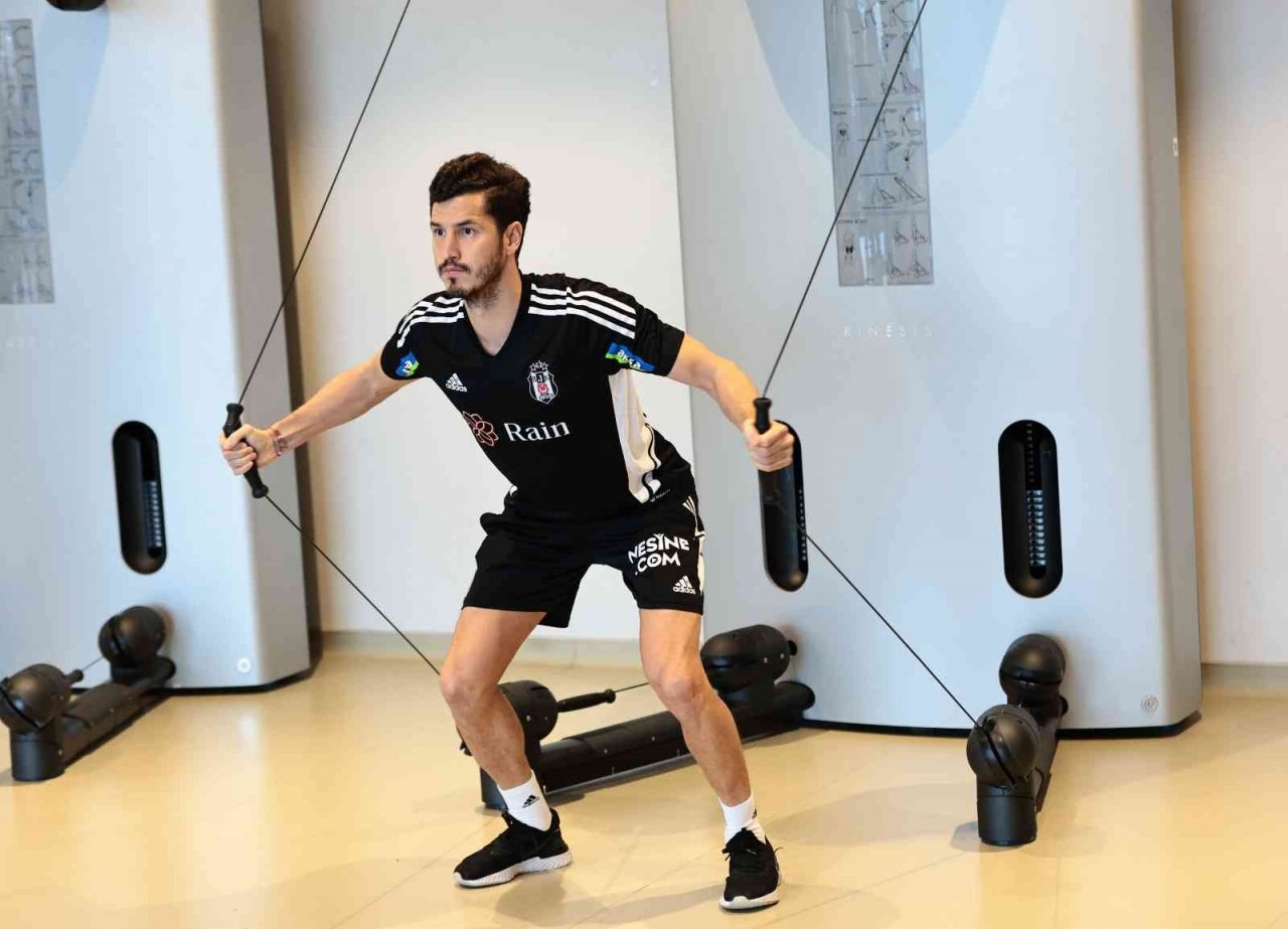 Beşiktaş salonda çalıştı