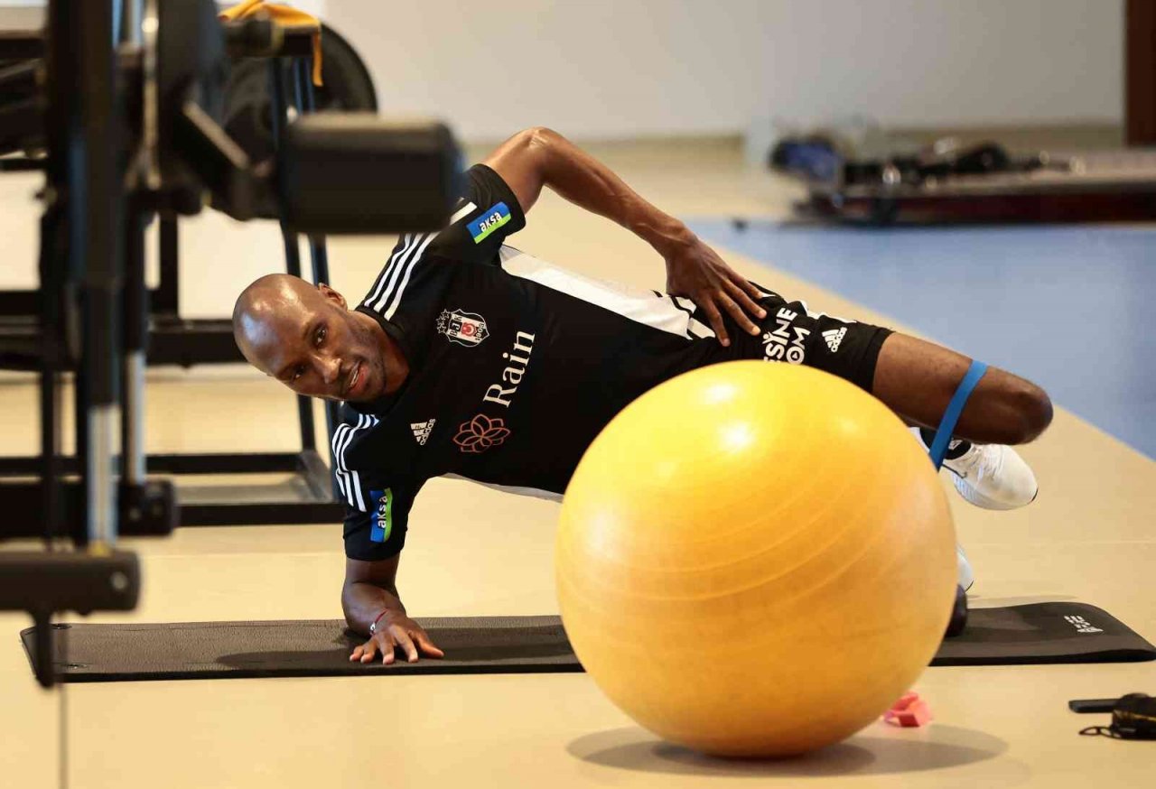 Beşiktaş salonda çalıştı