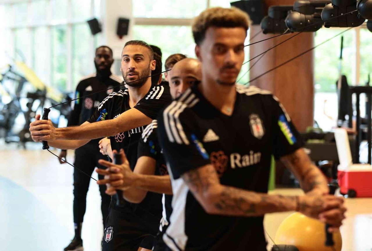Beşiktaş salonda çalıştı