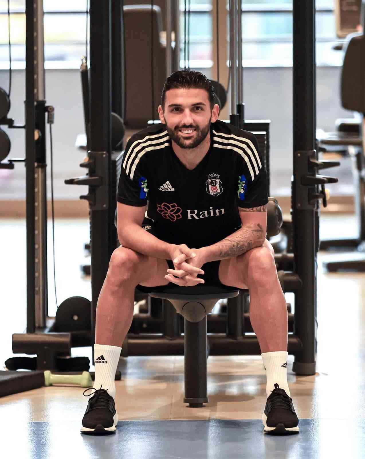 Beşiktaş salonda çalıştı