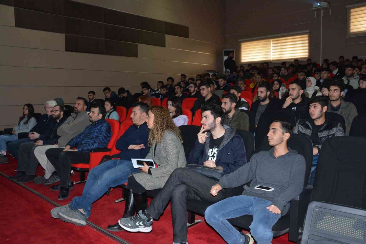 Dicle Üniversitesinde ’Siber Güvenlikte Kariyer’ konferansı