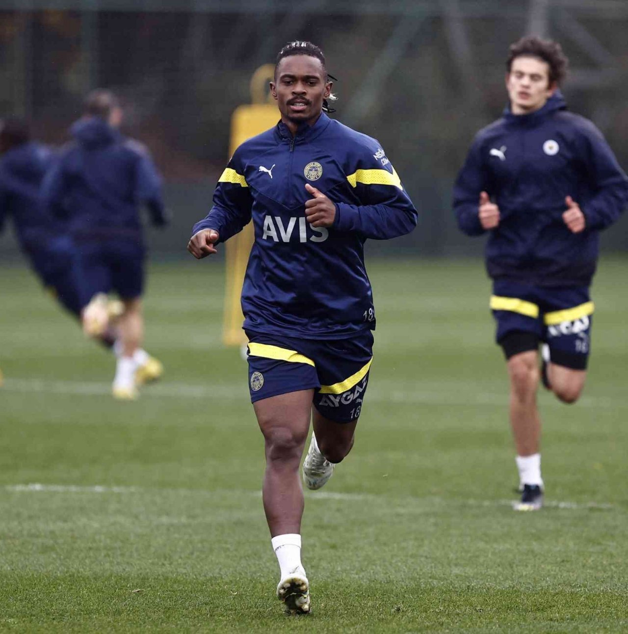 Fenerbahçe hazırlıklarına devam etti