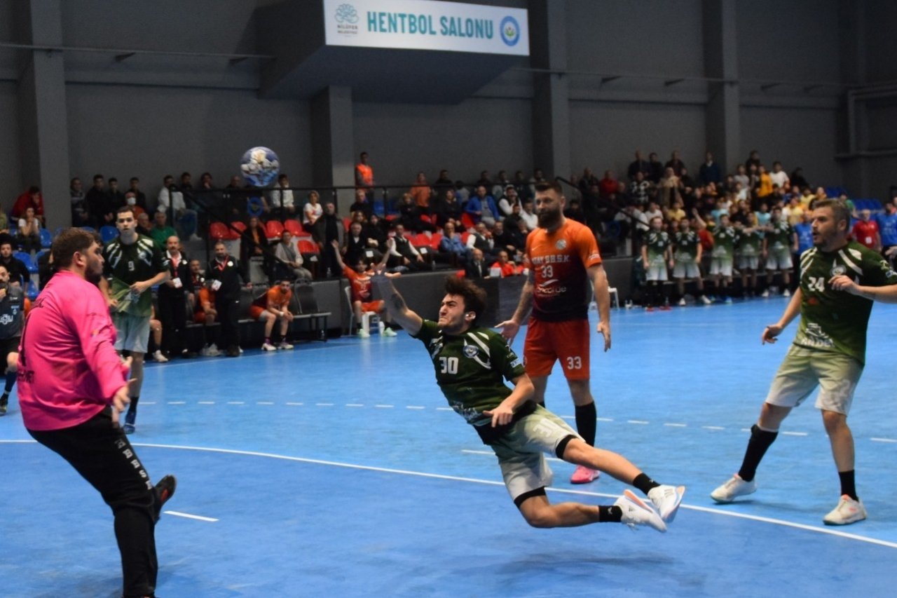 Nilüferli hentbolcular kupada tur atladı