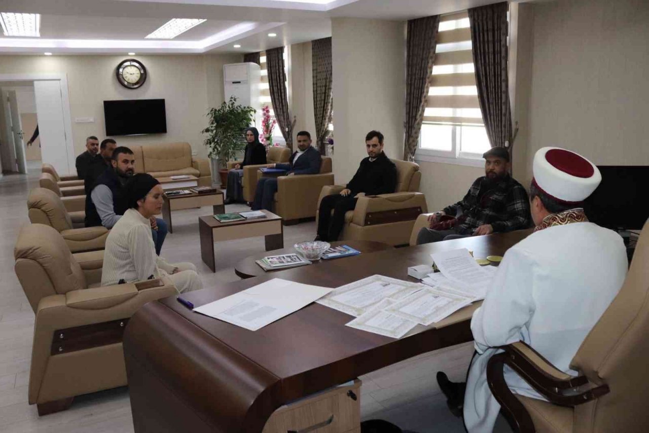 İngiliz vatandaşı Jeanette Müslüman oldu, "Cennet" ismini aldı