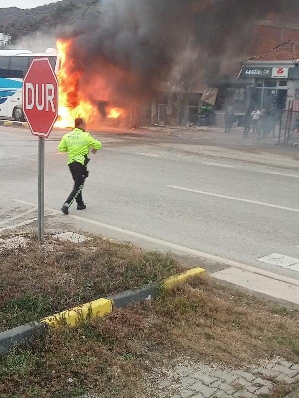 Karabük’te yolcu otobüsü alev aldı