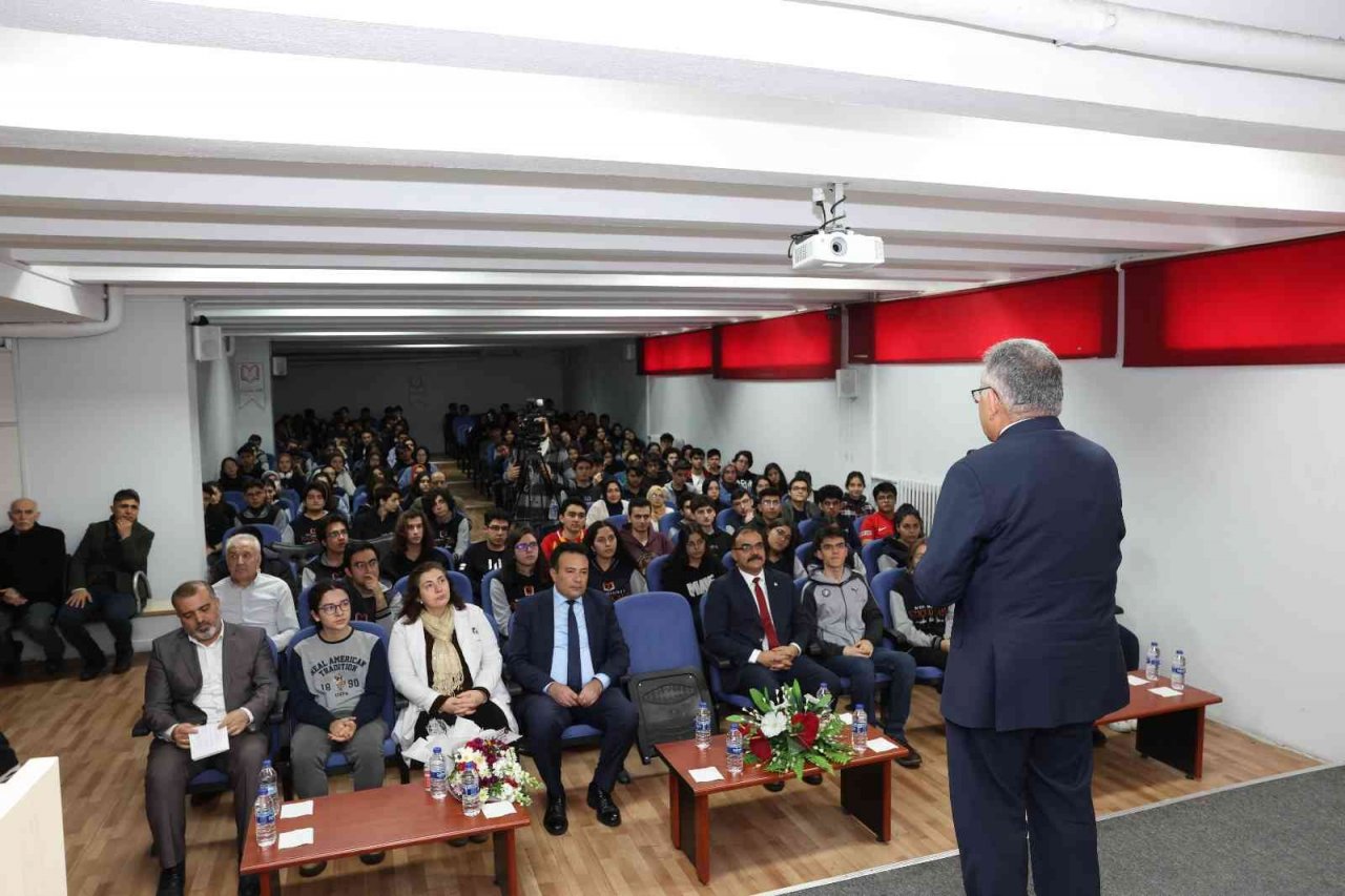 Genç dostu Başkan, öğrencilerle buluştu