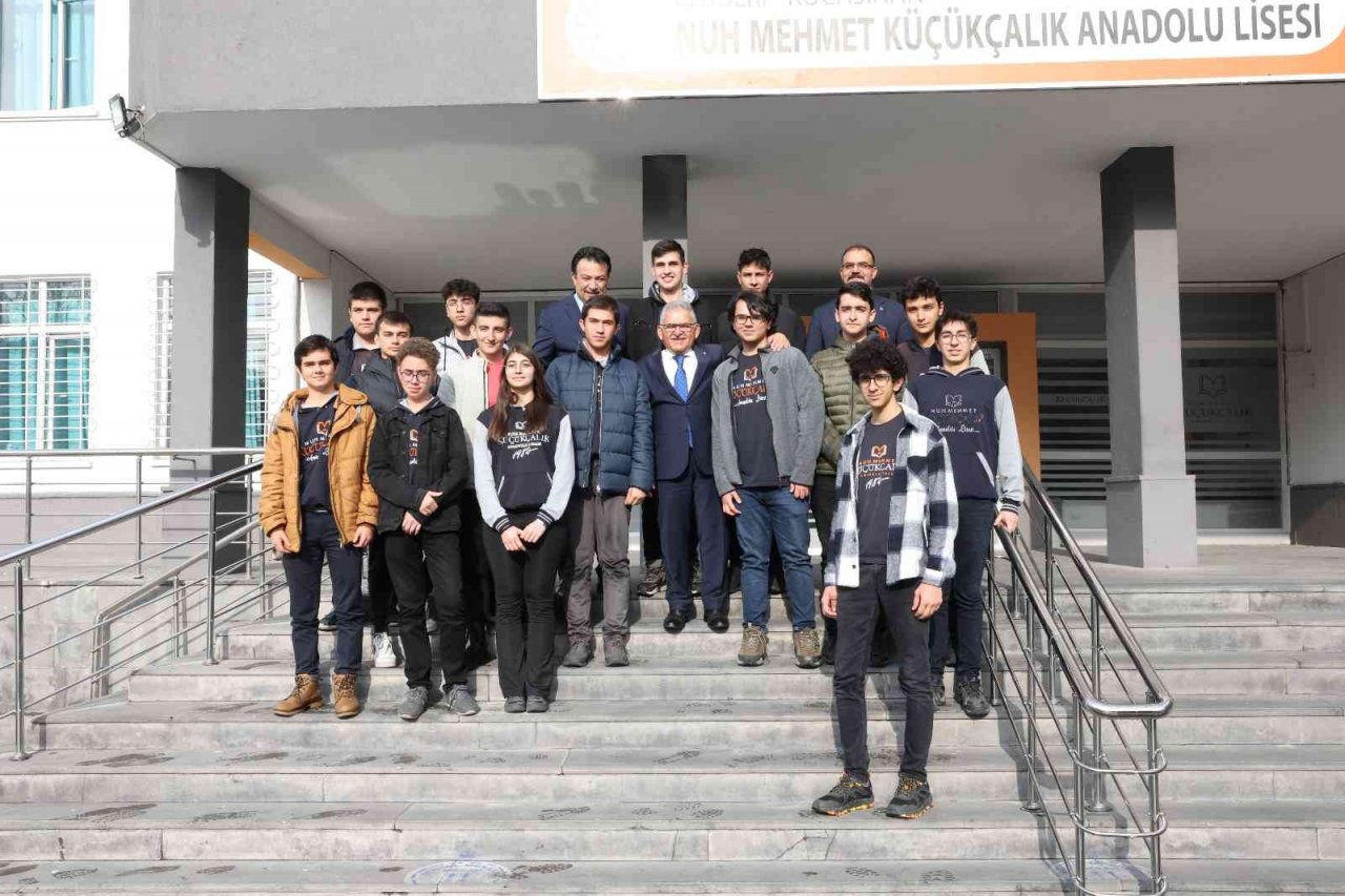 Genç dostu Başkan, öğrencilerle buluştu