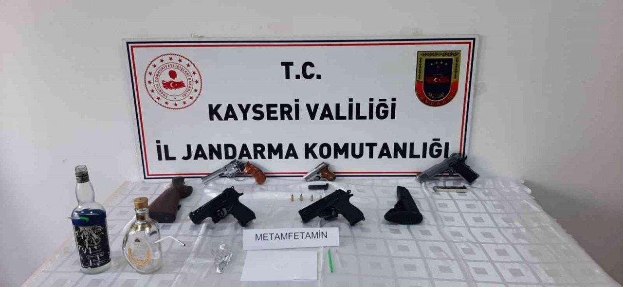 Cephane gibi iş yerine jandarmadan operasyon