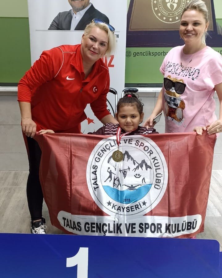 Kayserili yüzücülerden büyük başarı