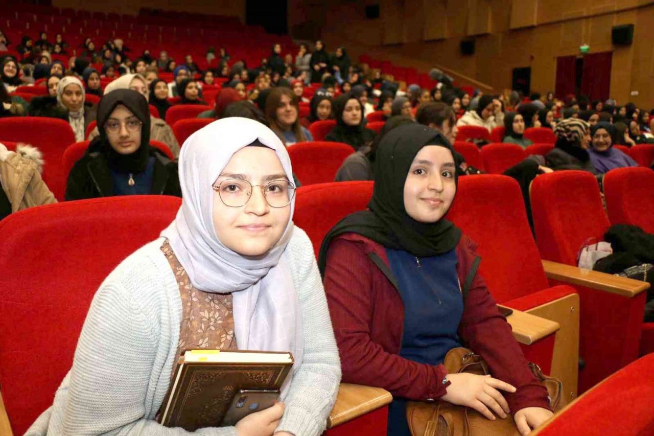 Kur’an-ı Kerim’i güzel okumak için yarıştılar