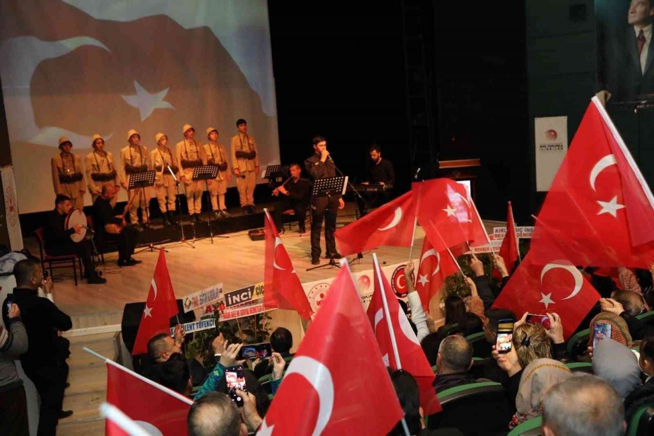 Şehit ailelerinden şiir gecesi