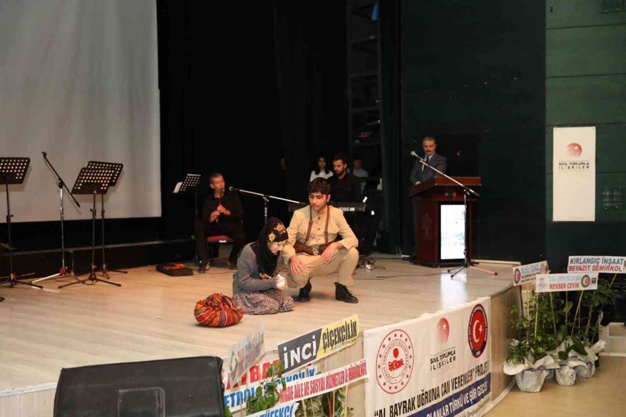 Şehit ailelerinden şiir gecesi