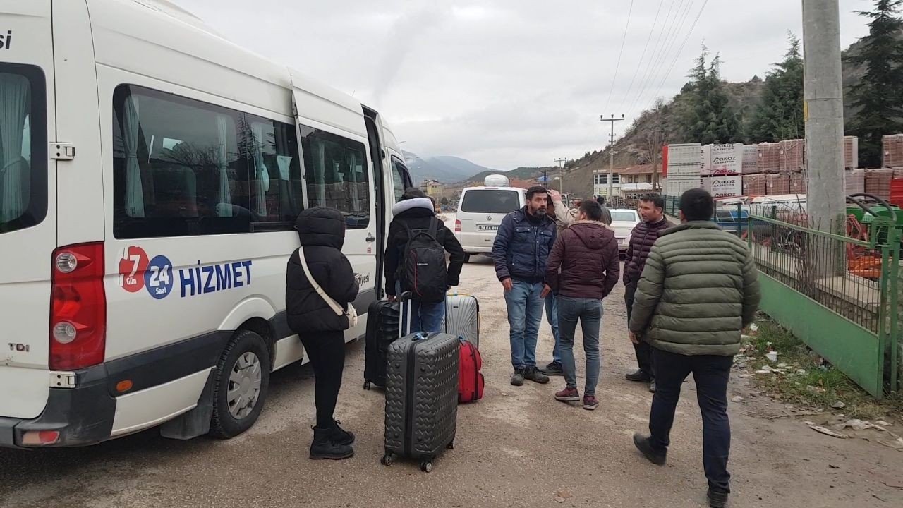 Duman kokusu 21 yolcuyu alevlerin arasında kalmaktan kurtardı