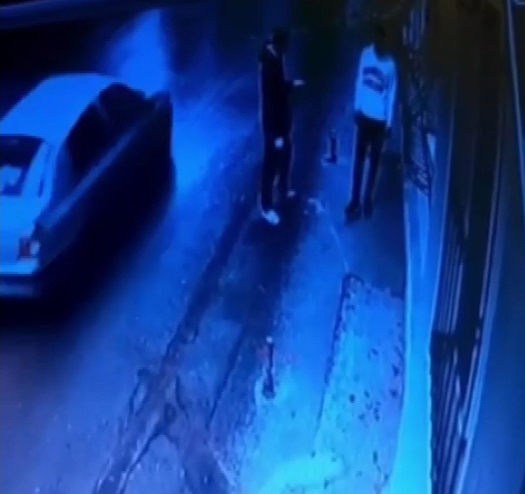 Pendik’te örümcek adam gibi tırmandı, eşofmanı çaldı