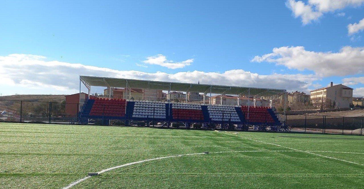 Pınarbaşı ve Sarıoğlan yeni stat için gün sayıyor