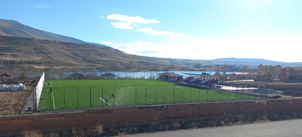 Pınarbaşı ve Sarıoğlan yeni stat için gün sayıyor