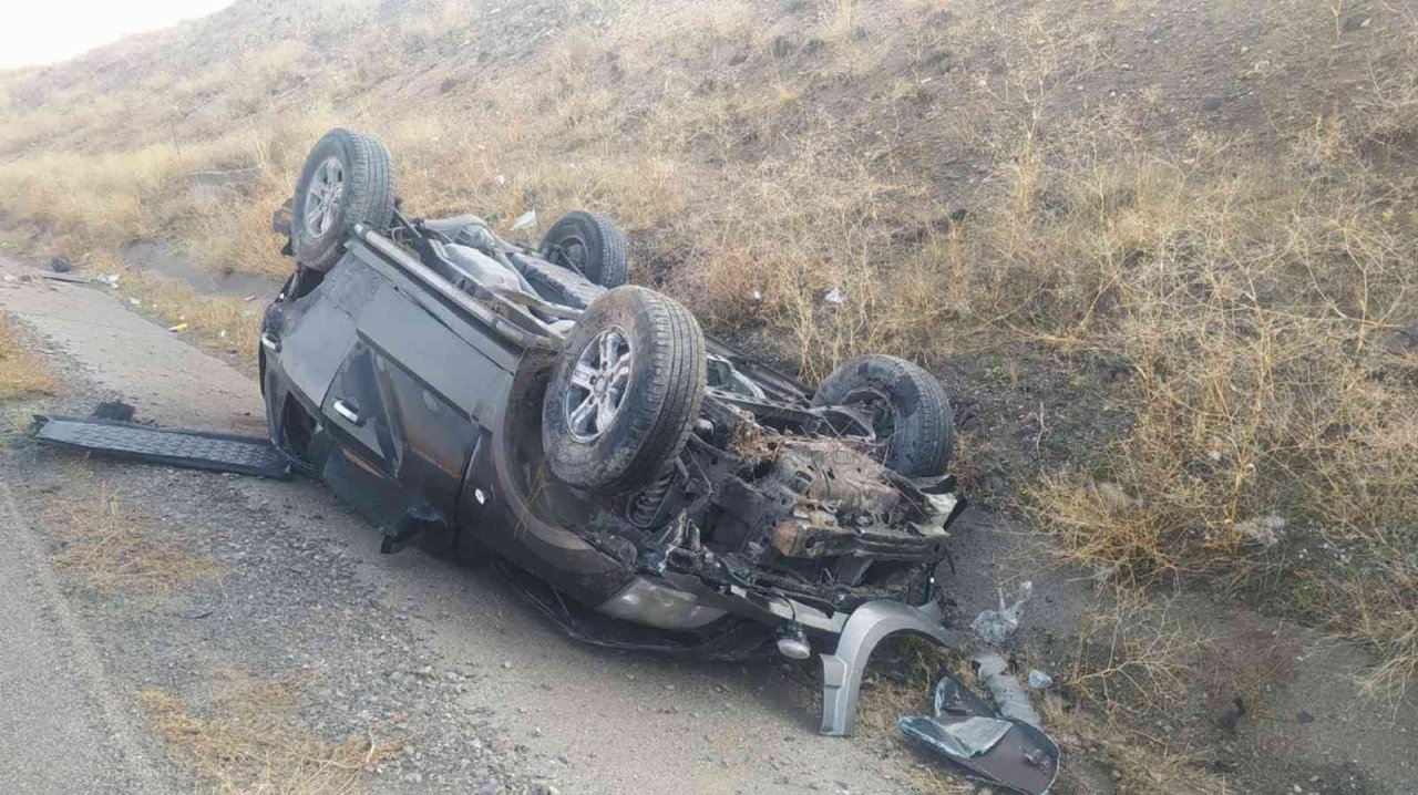 Gemerek’te aynı yerde 15 dakika arayla iki kaza