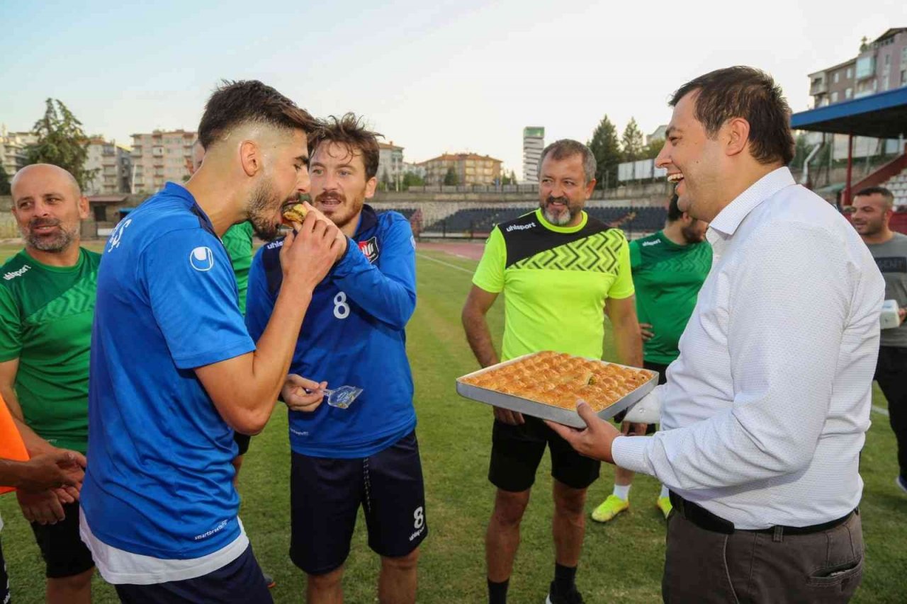 Başkan Çakın; “Türkiye’nin ilk sıfır atık sertifikalı stadının Uşak’a yapılmasını istiyoruz”