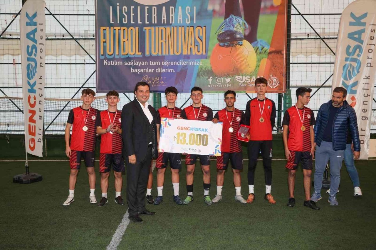 Başkan Çakın; “Türkiye’nin ilk sıfır atık sertifikalı stadının Uşak’a yapılmasını istiyoruz”