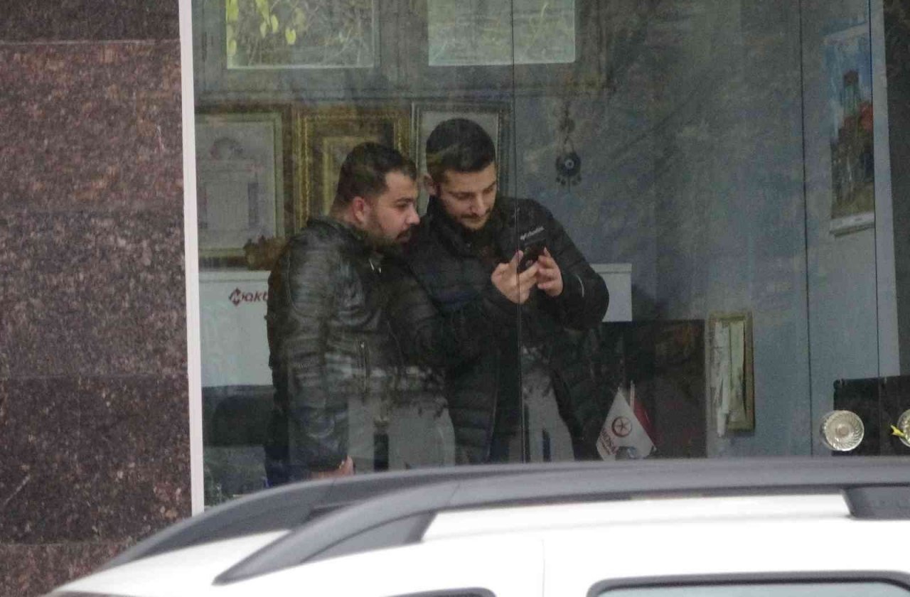 Polis merkezi yakınında şüpheli valiz paniği